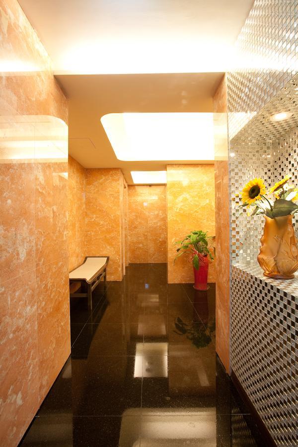 Holyone Hotel Тайпей Екстериор снимка
